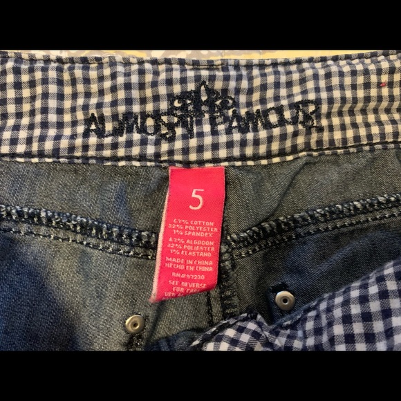 🌟 5 for $20 Almost Famous denim shorts - Picture 3 of 7
